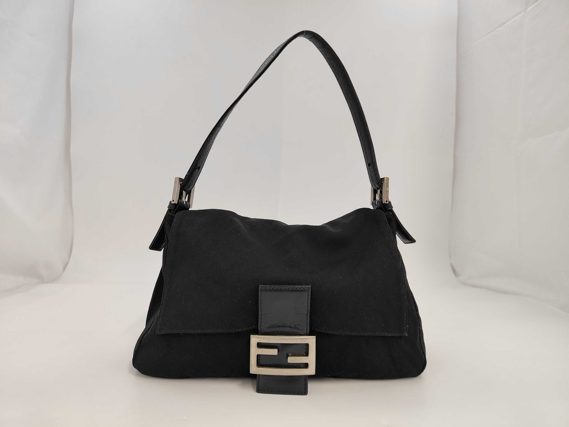 FENDI One-Shoulder Shoulder Bag Bag