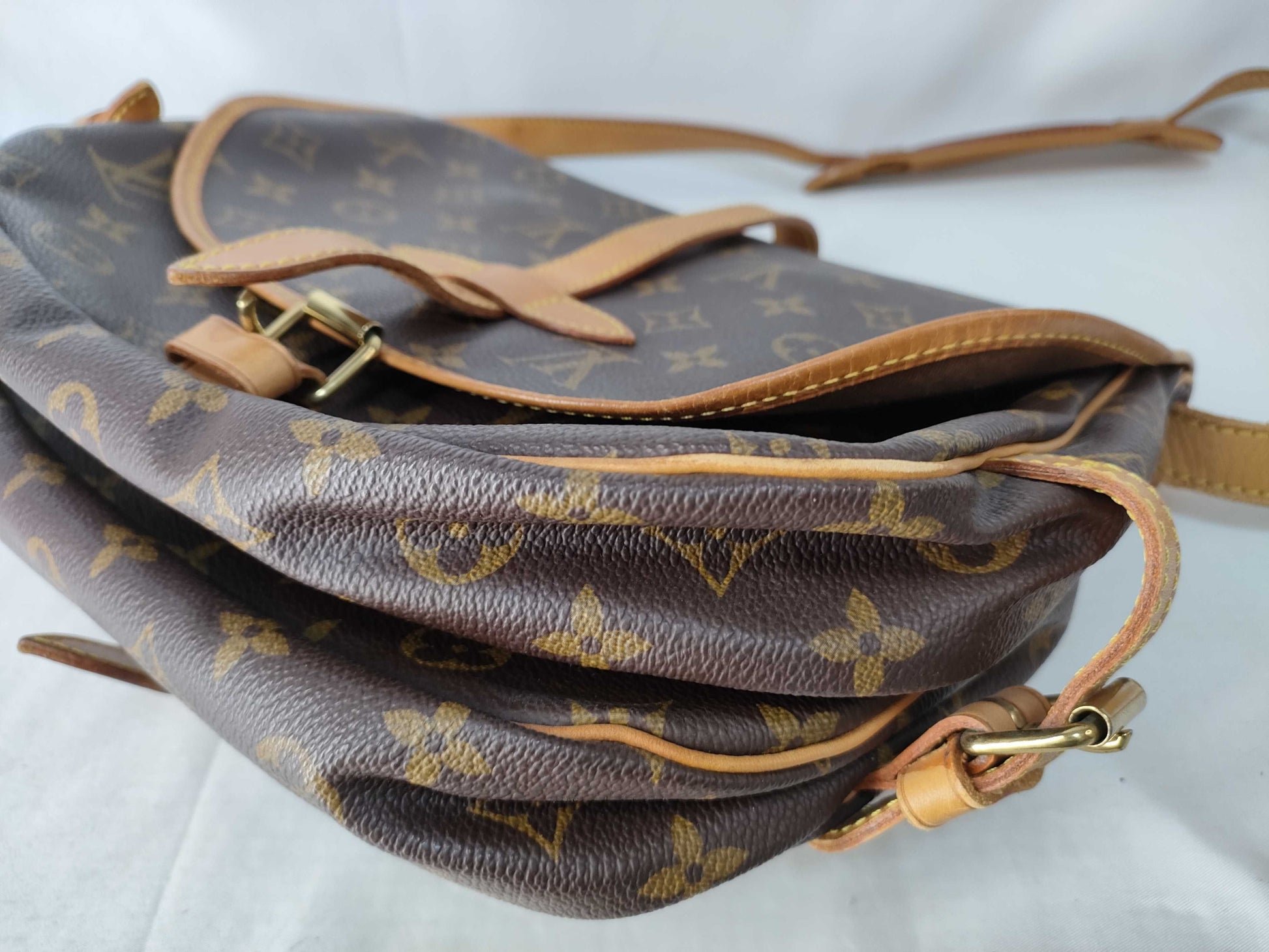 LOUIS VUITTON Monogram Saumur 30 Shoulder Bag *Shoulder bag has cracks and one missing screw. Vuitton CP Shoulder Bag