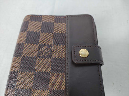 LOUIS VUITTON Damier Compact Zip Wallet