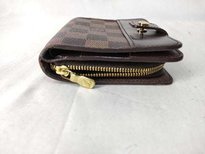 LOUIS VUITTON Damier Compact Zip Wallet
