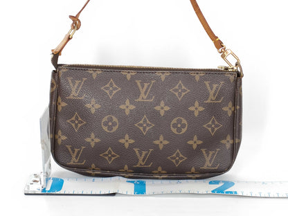 LOUIS VUITTON Monogram Louis Vuitton Monogram Pochette Accessoires Pouch