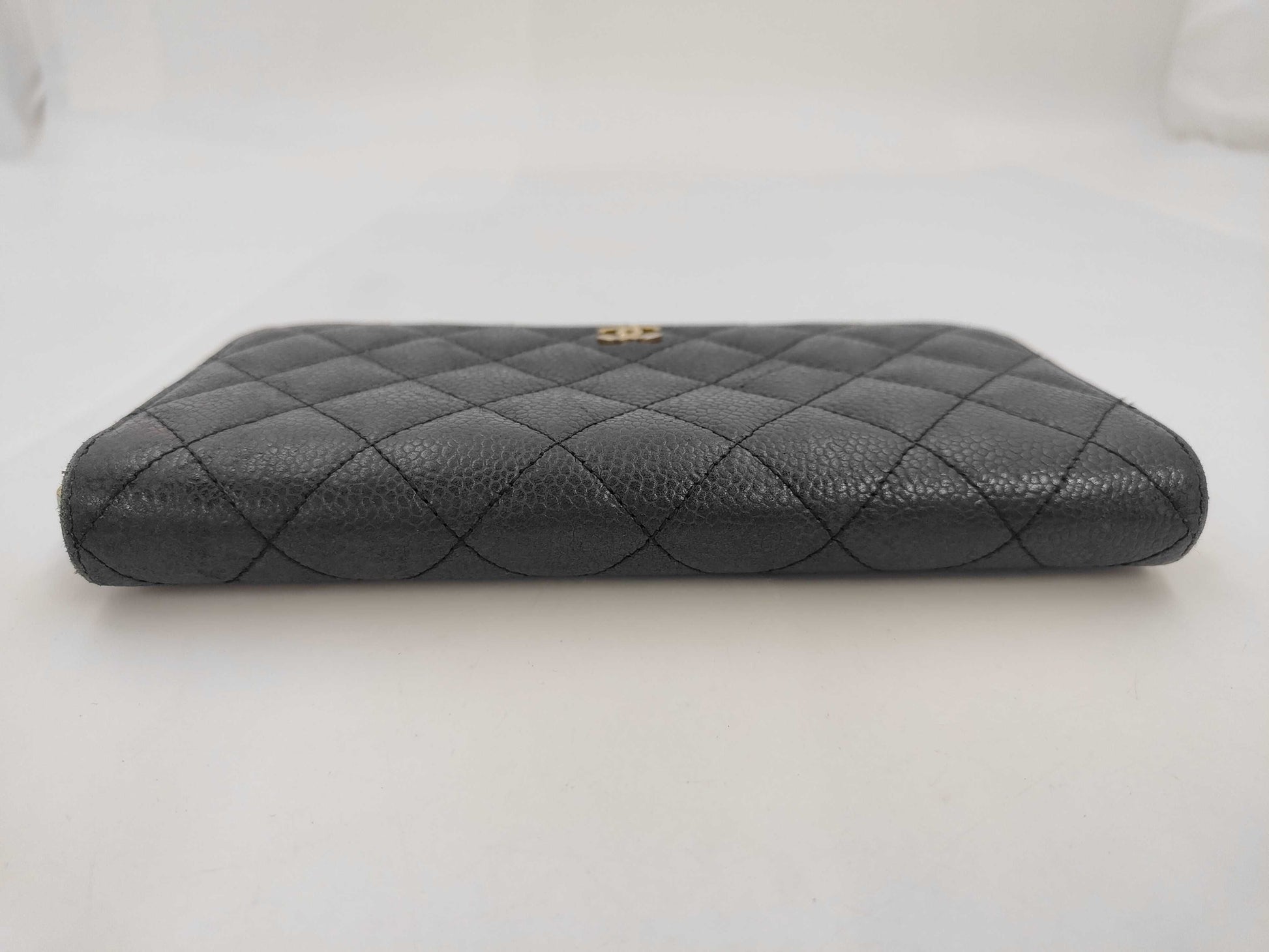 CHANEL Matelasse Caviar Leather Round Zip Wallet in Black with Gold Hardware, 22666637, Card/Stickers