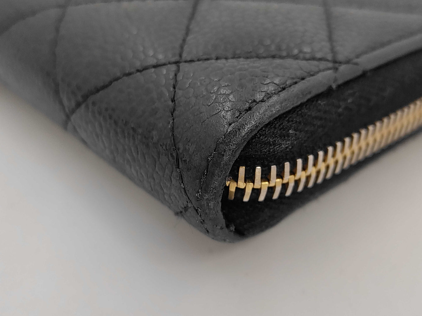 CHANEL Matelasse Caviar Leather Round Zip Wallet in Black with Gold Hardware, 22666637, Card/Stickers