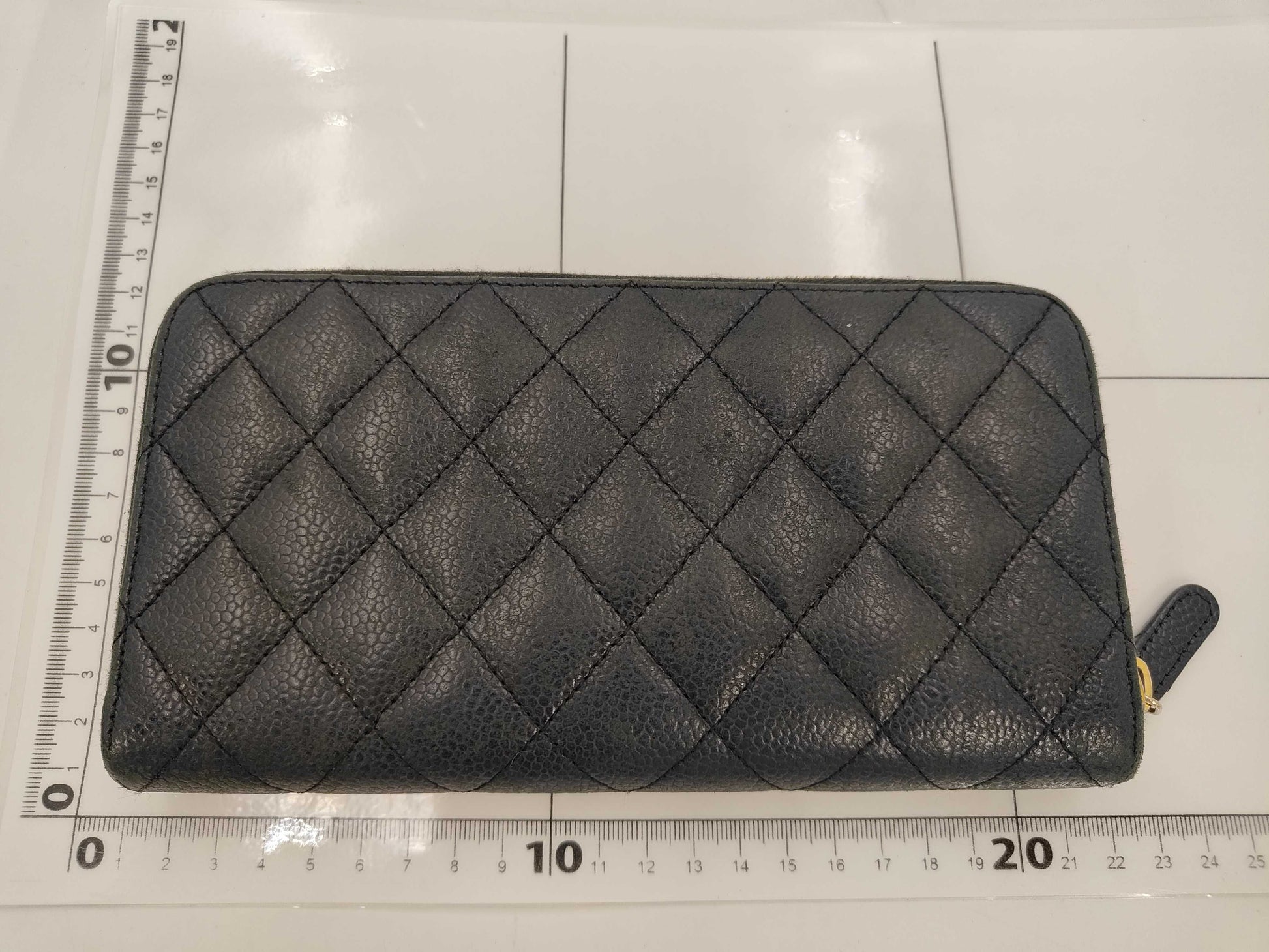 CHANEL Matelasse Caviar Leather Round Zip Wallet in Black with Gold Hardware, 22666637, Card/Stickers