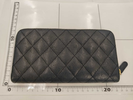 CHANEL Matelasse Caviar Leather Round Zip Wallet in Black with Gold Hardware, 22666637, Card/Stickers