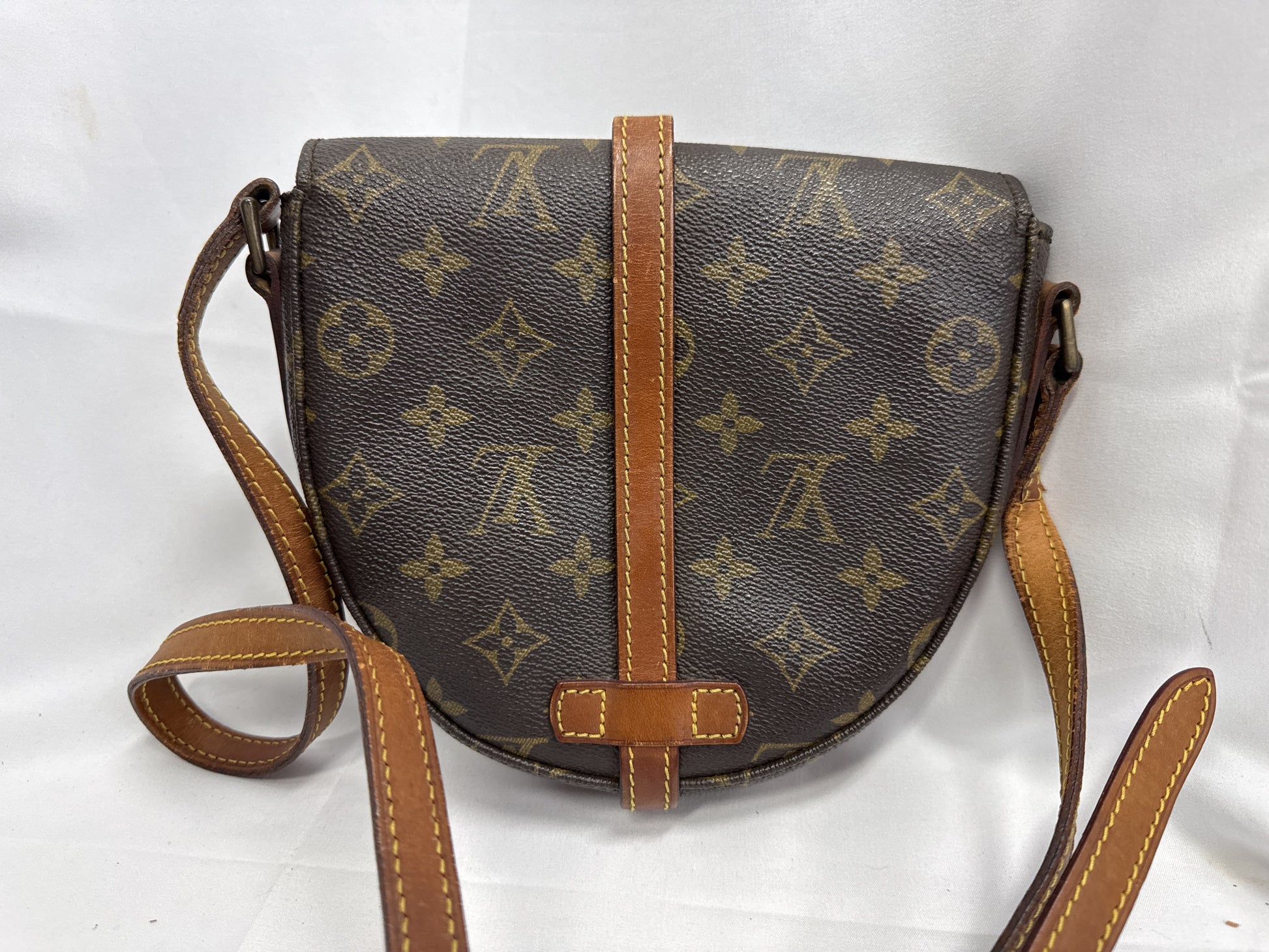 LOUIS VUITTON Chantilly MM Shoulder Bag