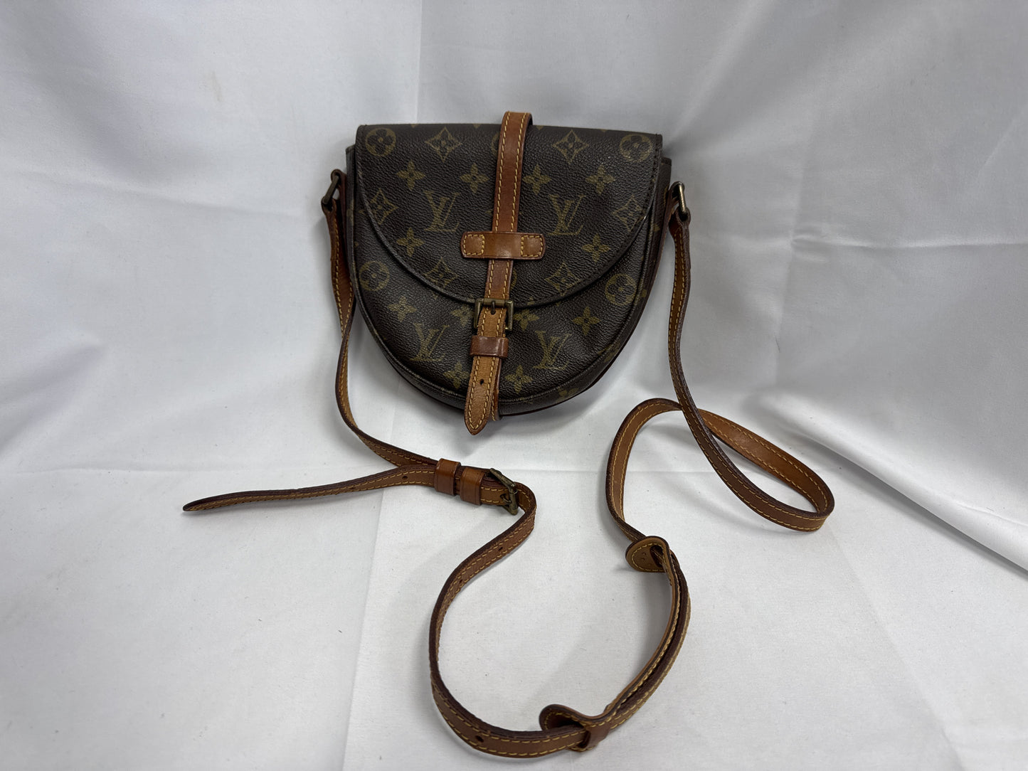 LOUIS VUITTON Chantilly MM Shoulder Bag