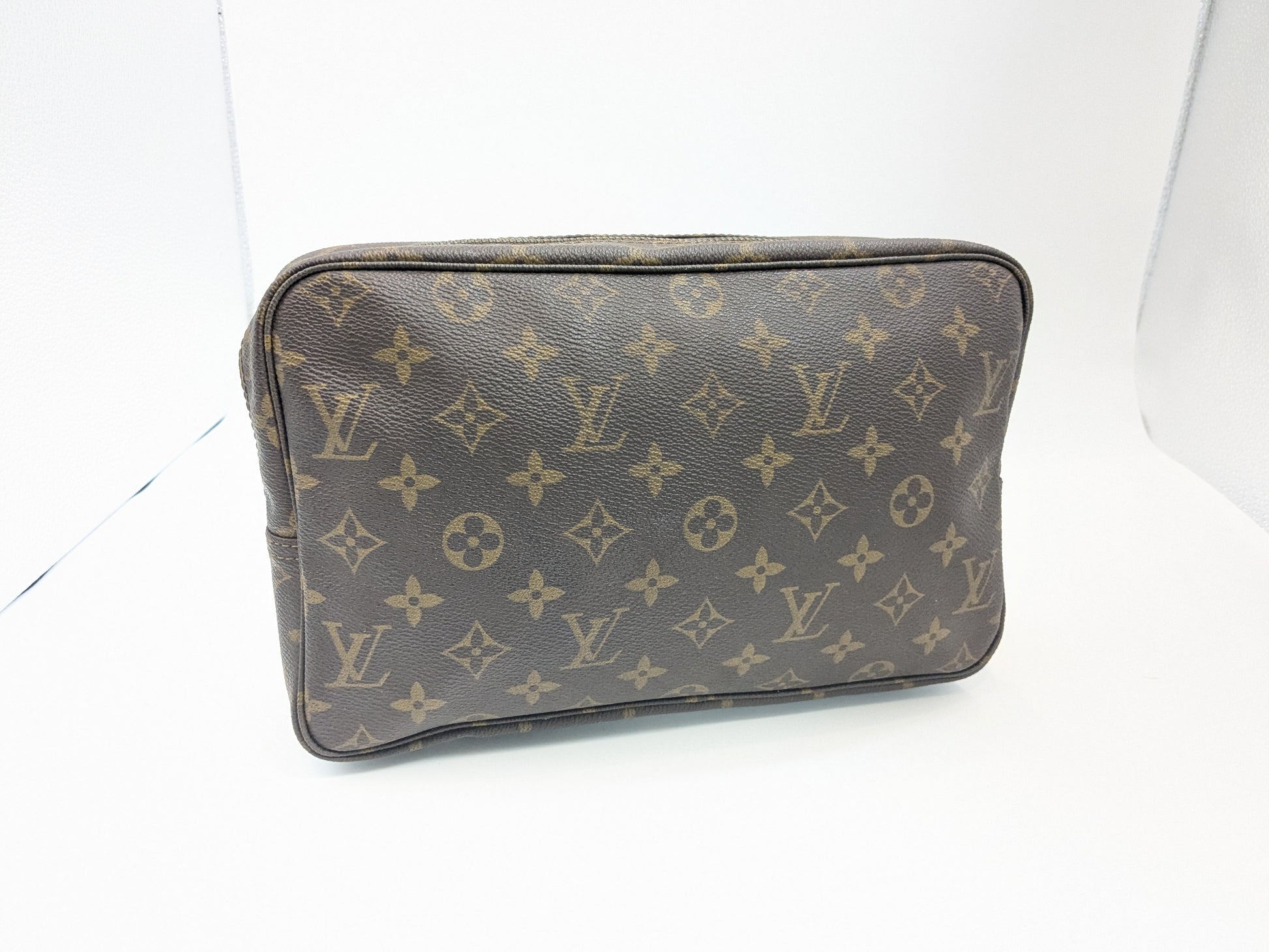 LOUIS VUITTON M47524 Monogram Truss Toilette 23 Pouch