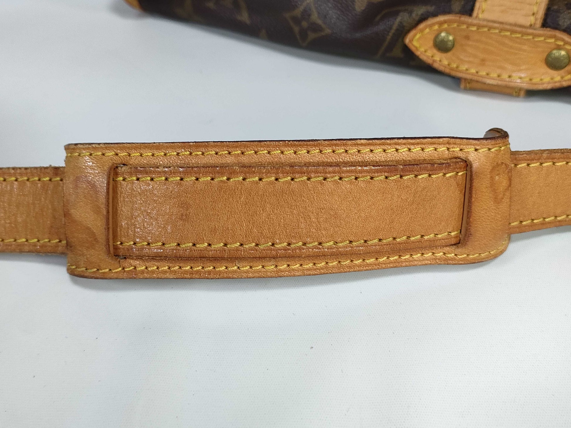 LOUIS VUITTON Monogram Saumur 30 Shoulder Bag 8907VI