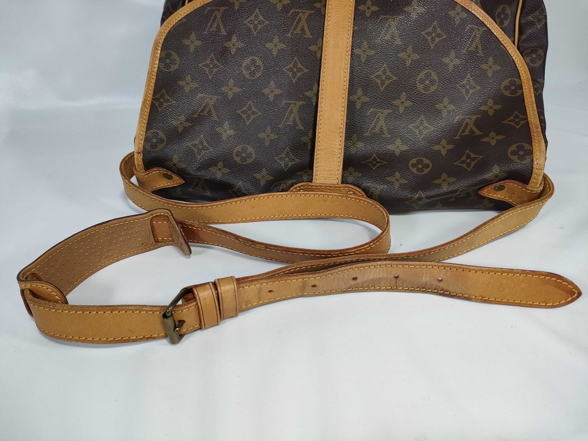LOUIS VUITTON Monogram Saumur 30 Shoulder Bag 8907VI