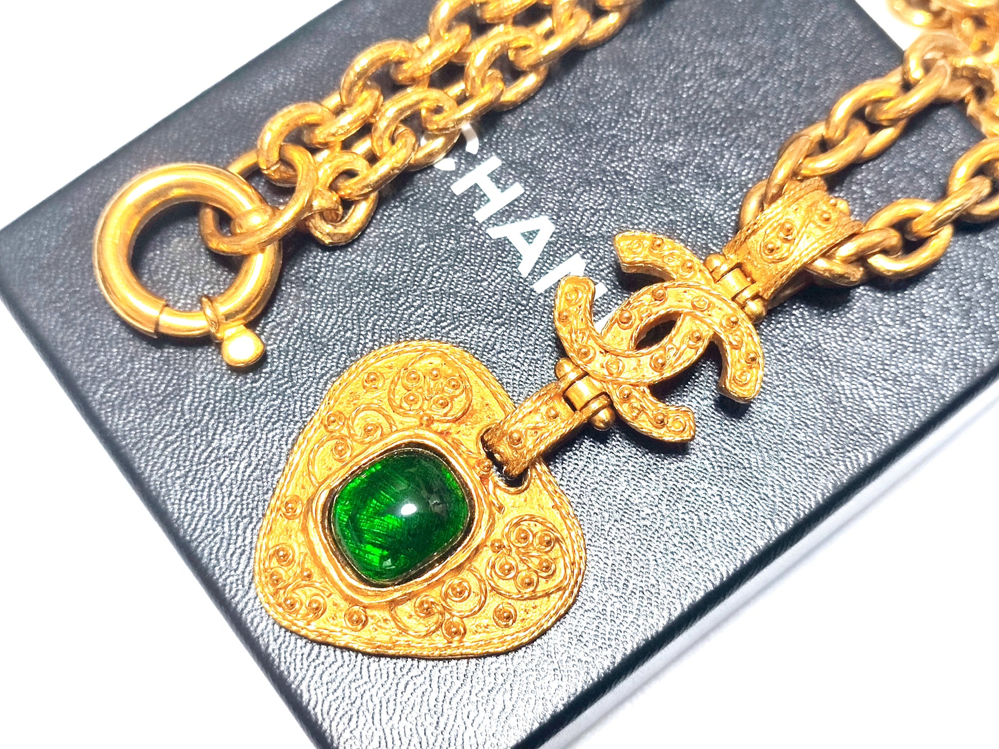 CHANEL Gripoir Coco Mark Triangle Swing 94A Necklace