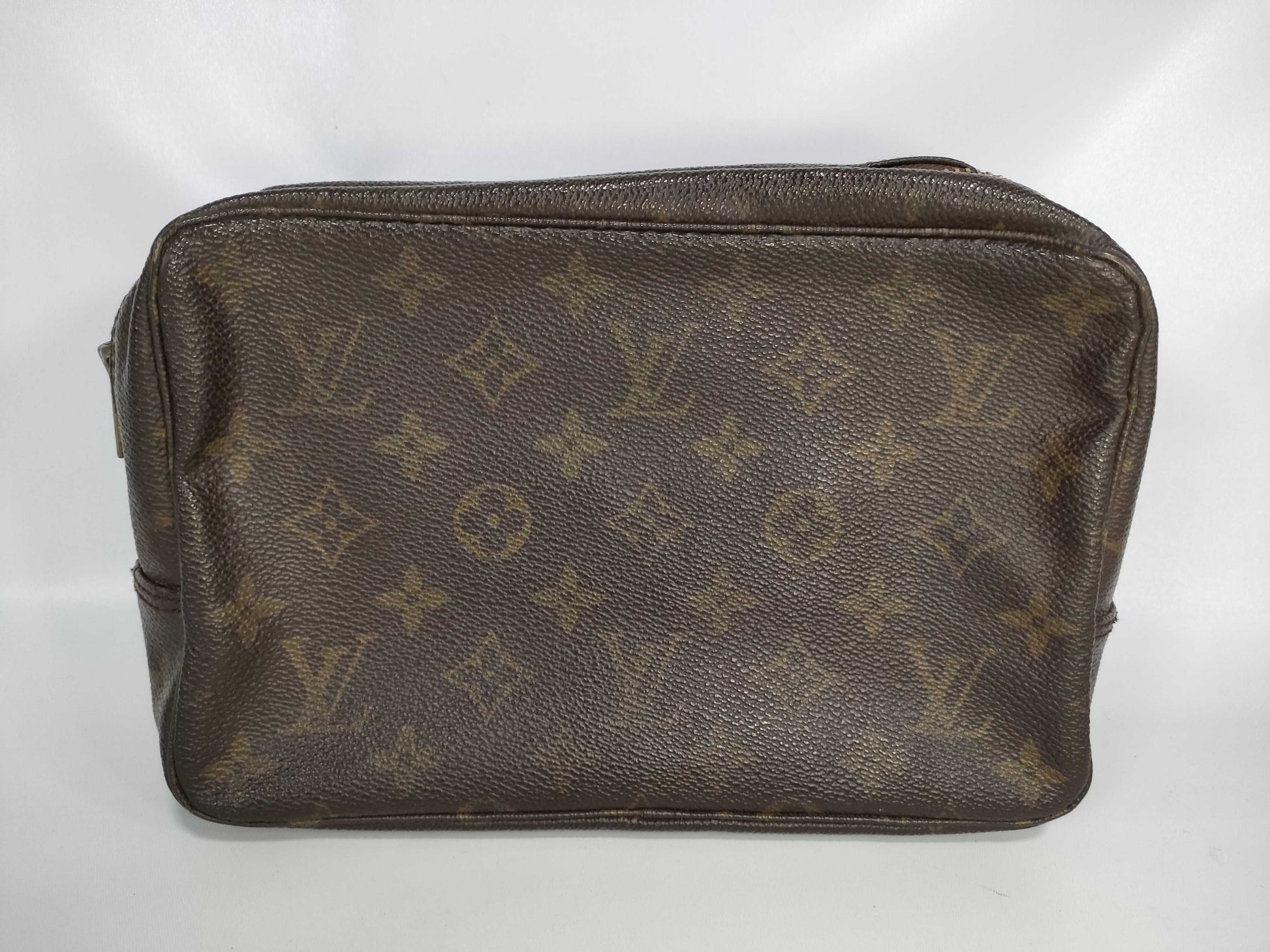 LOUIS VUITTON Monogram Louis Vuitton True Toilet 23 Monogram Pouch M47524