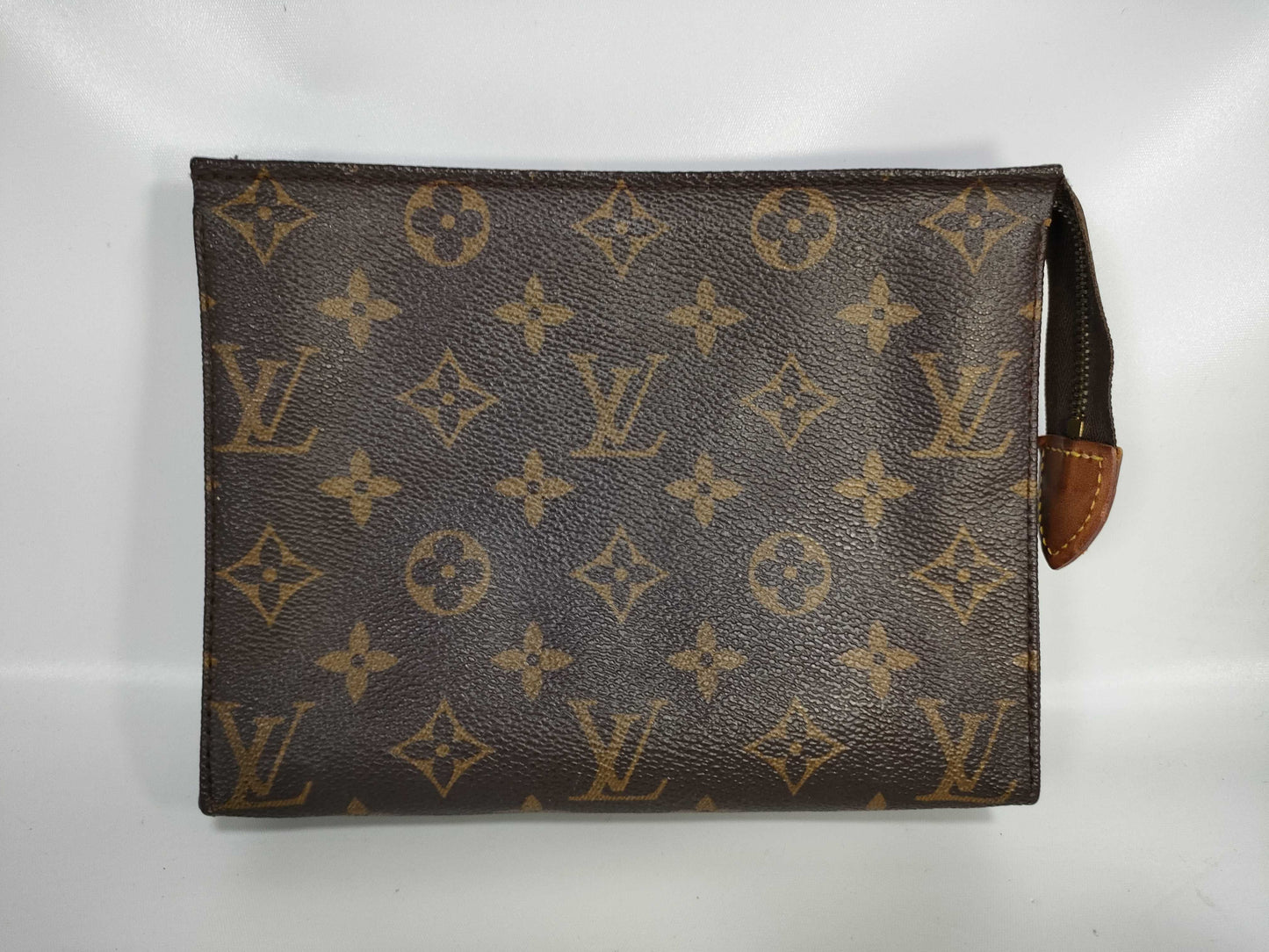 LOUIS VUITTON Monogram Louis Vuitton Poche Toilette 19 Monogram Pouch M47544