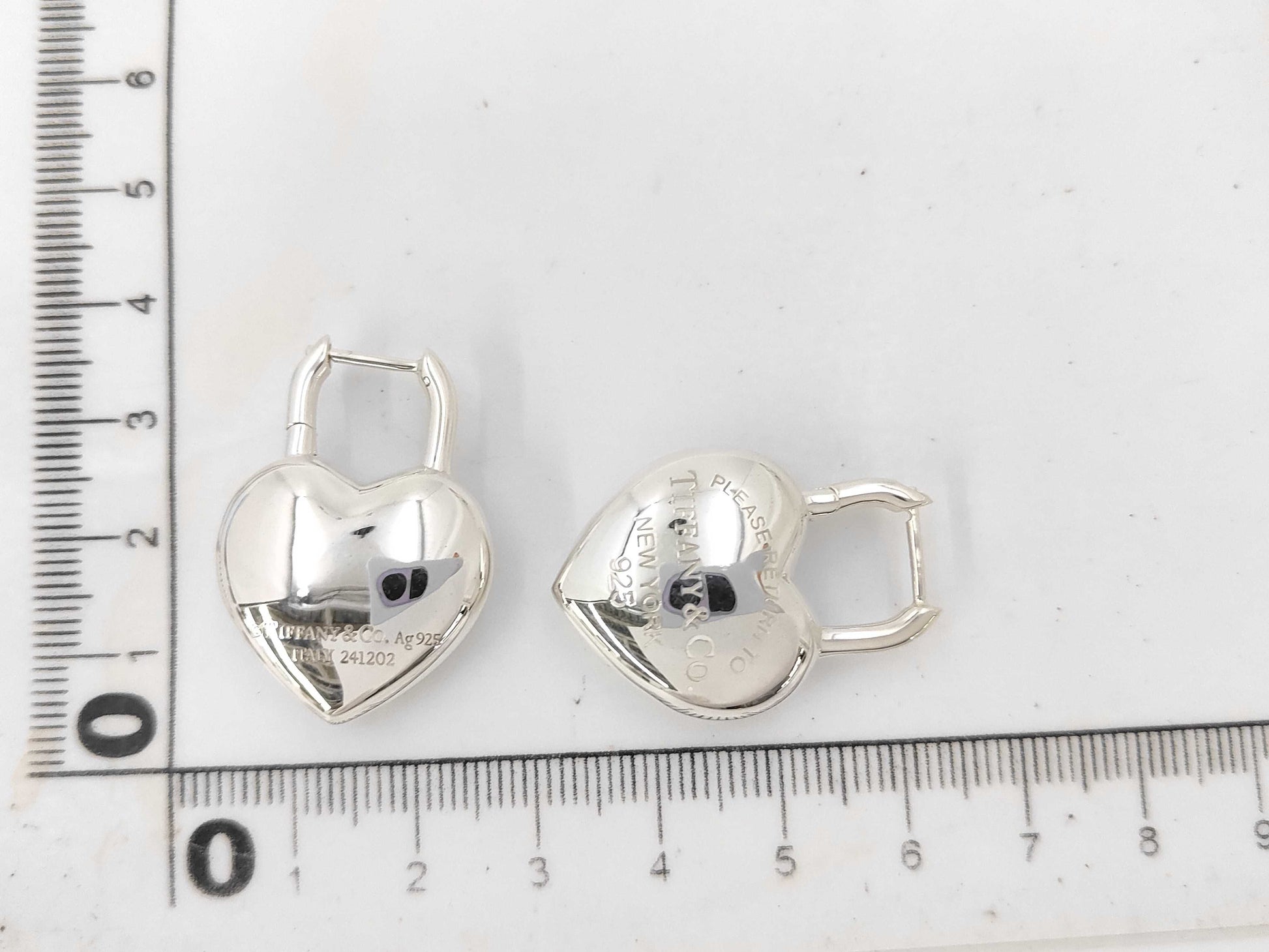 Tiffany & Co. TIFFANY Full Heart Earrings 21.3g