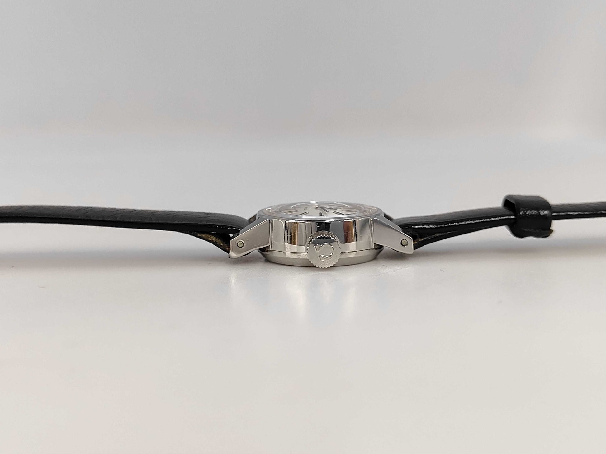 OMEGA Hand-wound Women's Watch