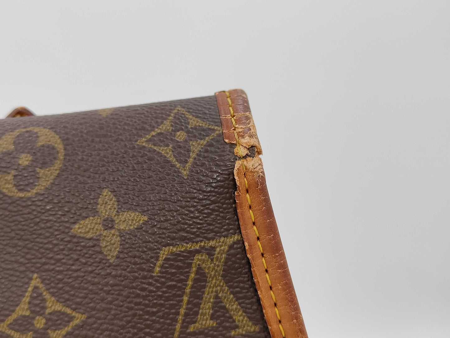 LOUIS VUITTON Beverly Bag