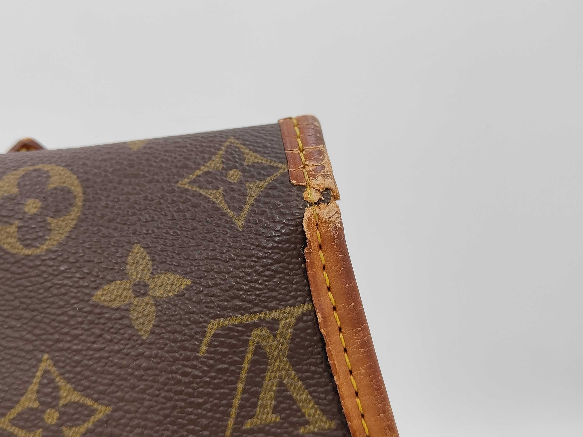 LOUIS VUITTON Beverly Bag