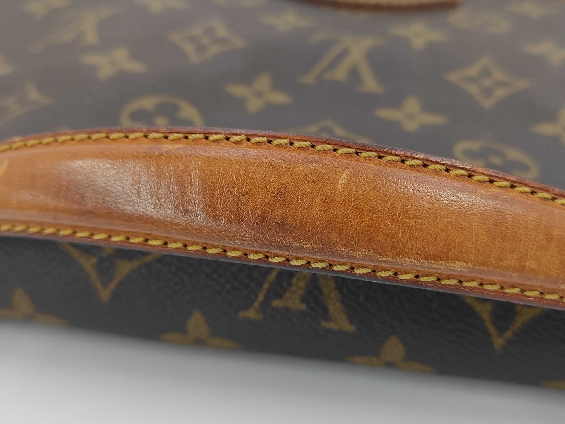 LOUIS VUITTON Beverly Bag