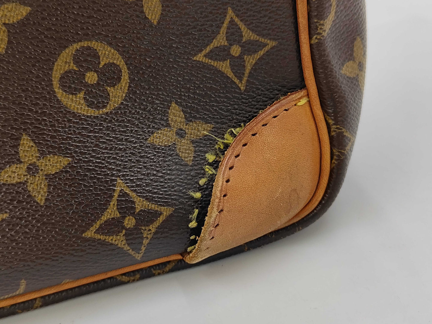 LOUIS VUITTON LOUIS VUITTON Monogram Nile Shoulder Bag