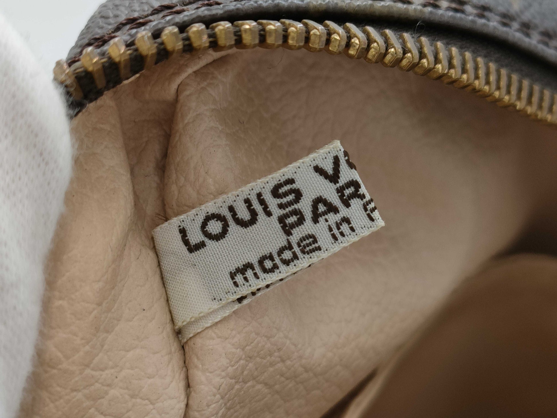 LOUIS VUITTON TH8903 Monogram True Towel M47524 Second Bag