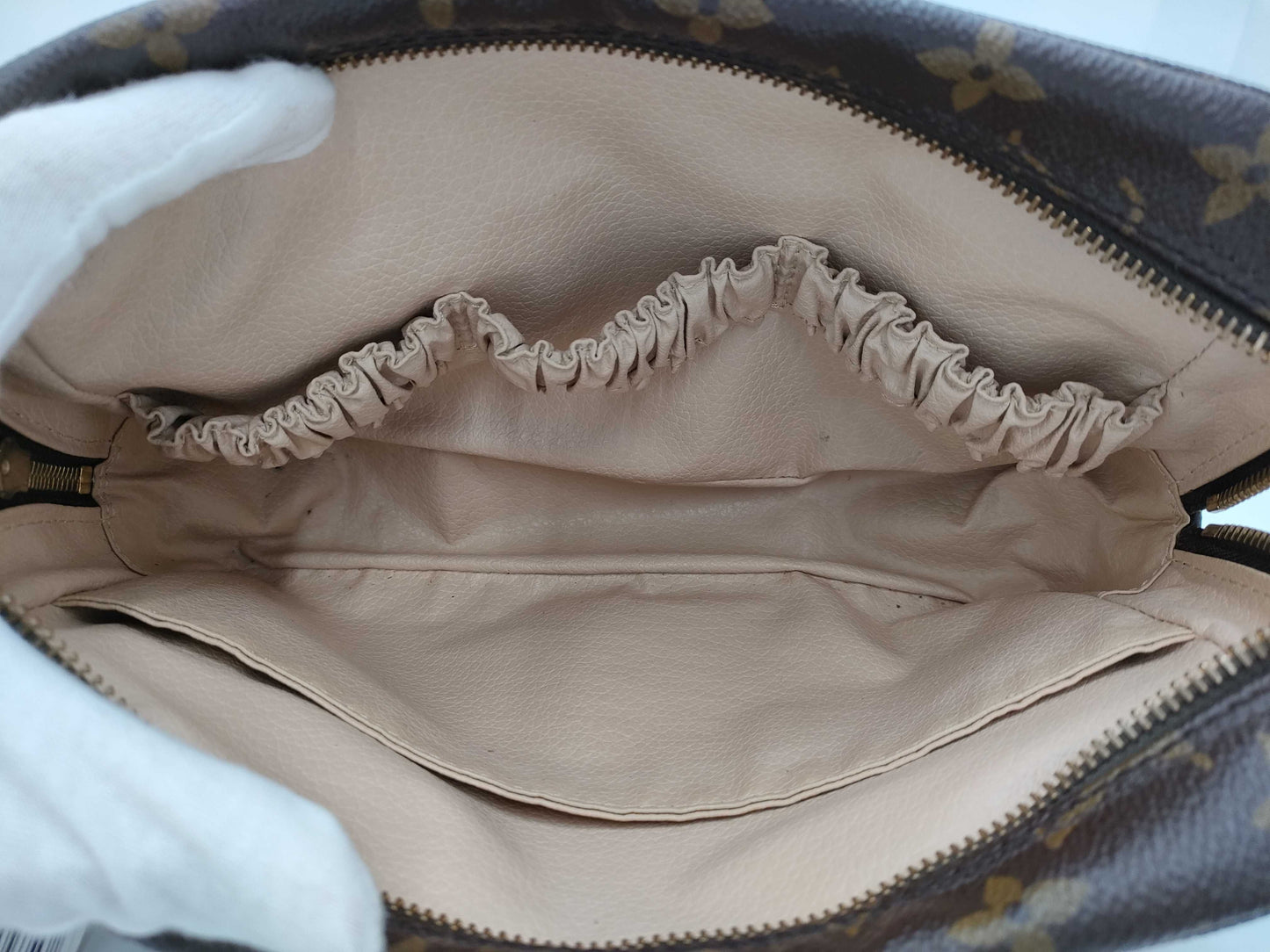 LOUIS VUITTON TH8903 Monogram True Towel M47524 Second Bag