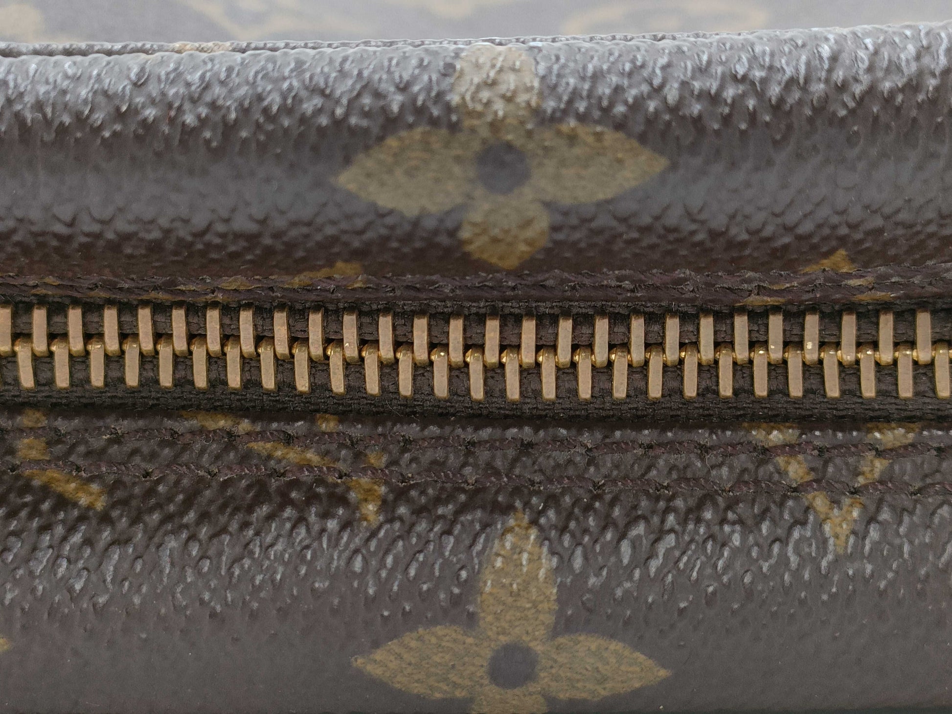 LOUIS VUITTON TH8903 Monogram True Towel M47524 Second Bag