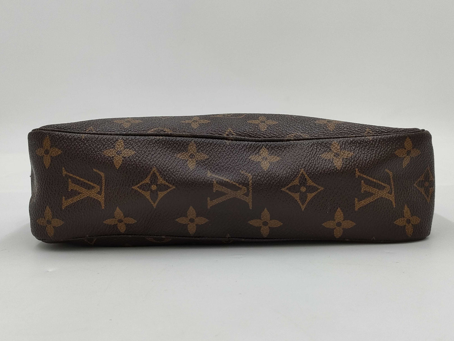 LOUIS VUITTON Monogram Truss Toilette 23 Second Bag