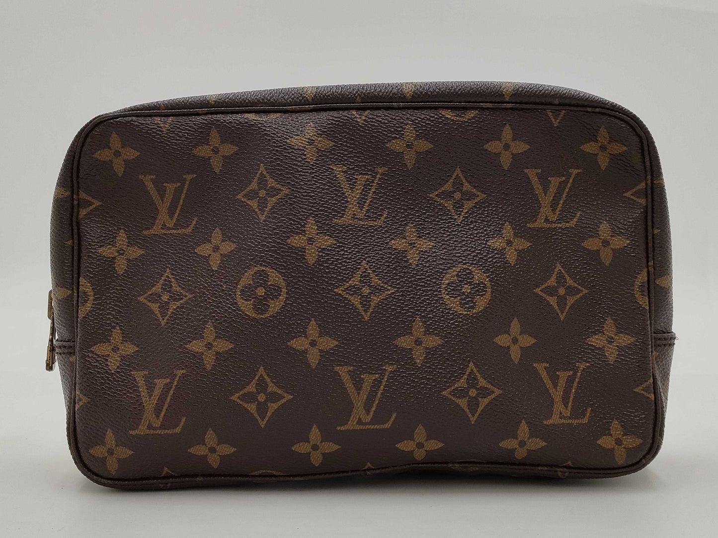 LOUIS VUITTON Monogram Truss Toilette 23 Second Bag