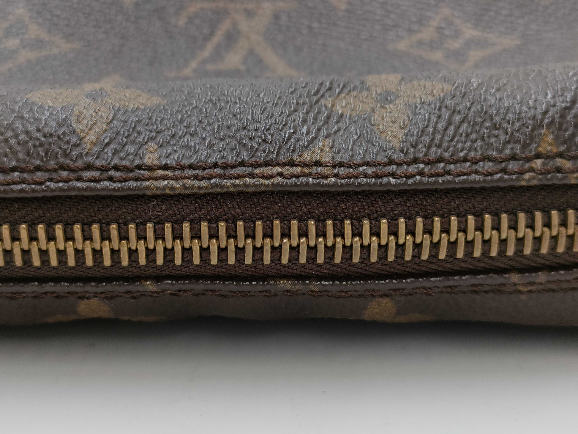 LOUIS VUITTON Monogram Truest Wallet 23 Second Bag