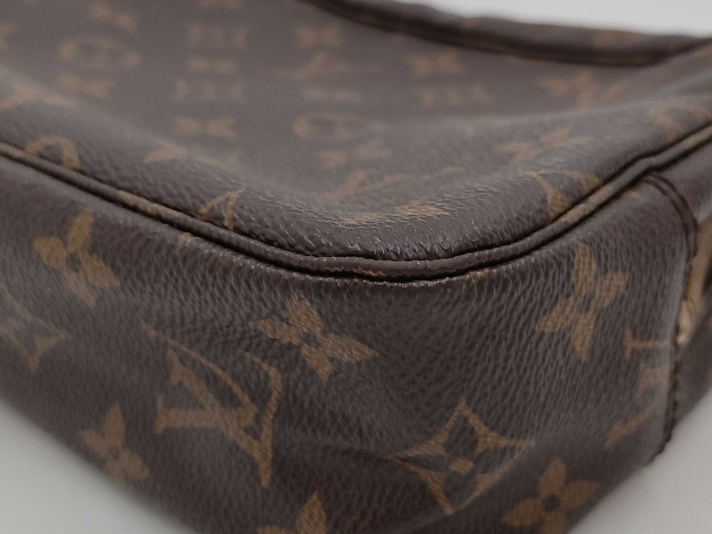 LOUIS VUITTON Monogram Truest Wallet 23 Second Bag