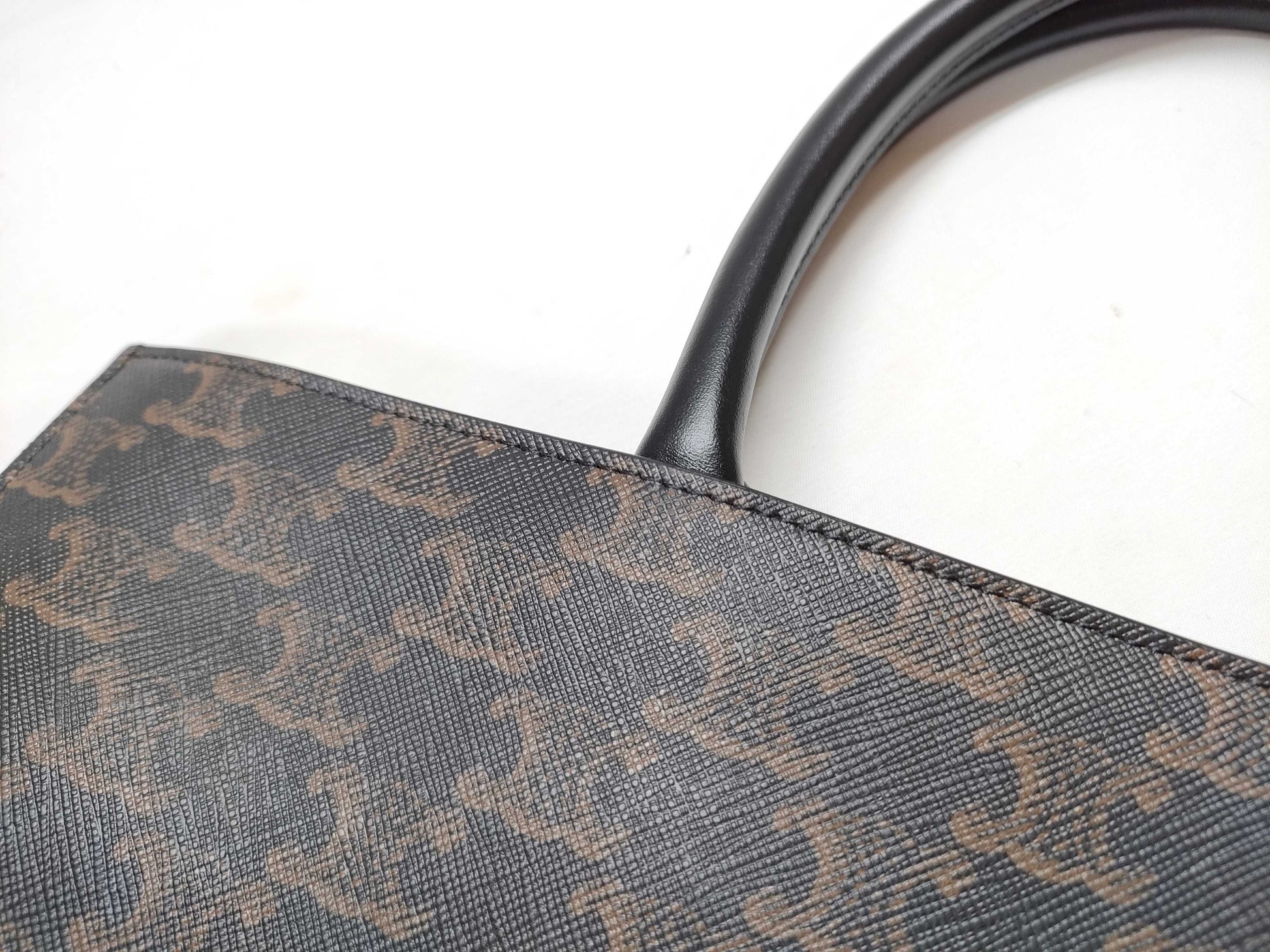 CELINE Vertical Cabas Triomphe Handbag