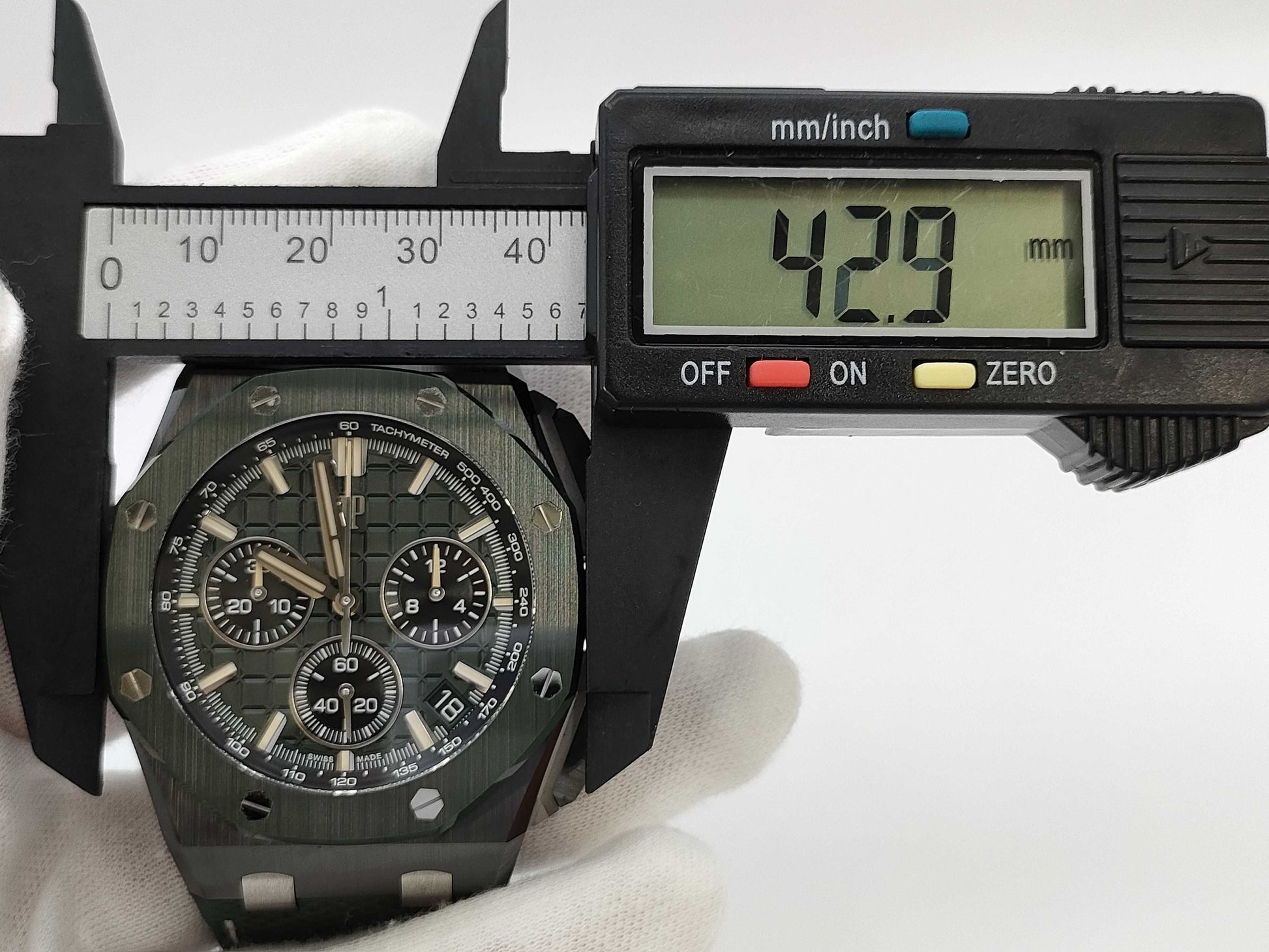 AUDEMARS PIGUET 26420CE.OO.A063VE.01 UK4943J Green Men's Watch