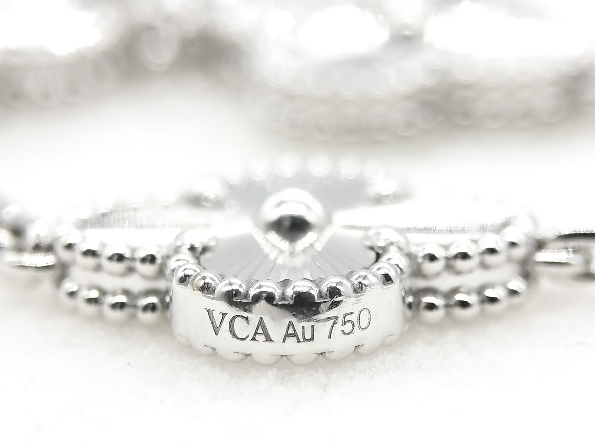 Van Cleef & Arpels Vintage Alhambra Guilloched 5-Piece Bracelet in Au750, 19.5g 
