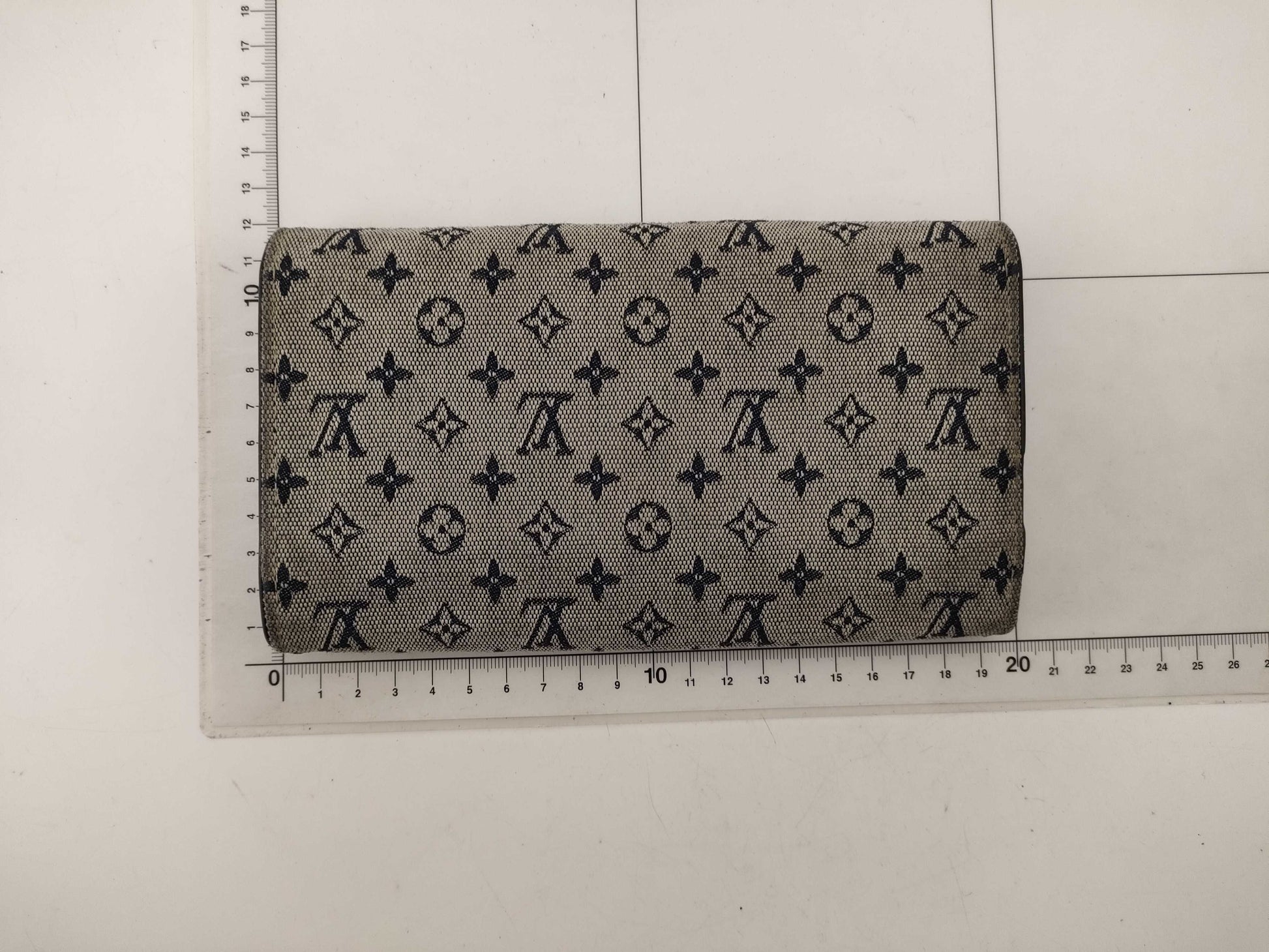 LOUIS VUITTON Monogram Mini M92243 Porte Tresor International Wallet