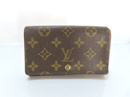 LOUIS VUITTON Monogram Compact Zip Wallet