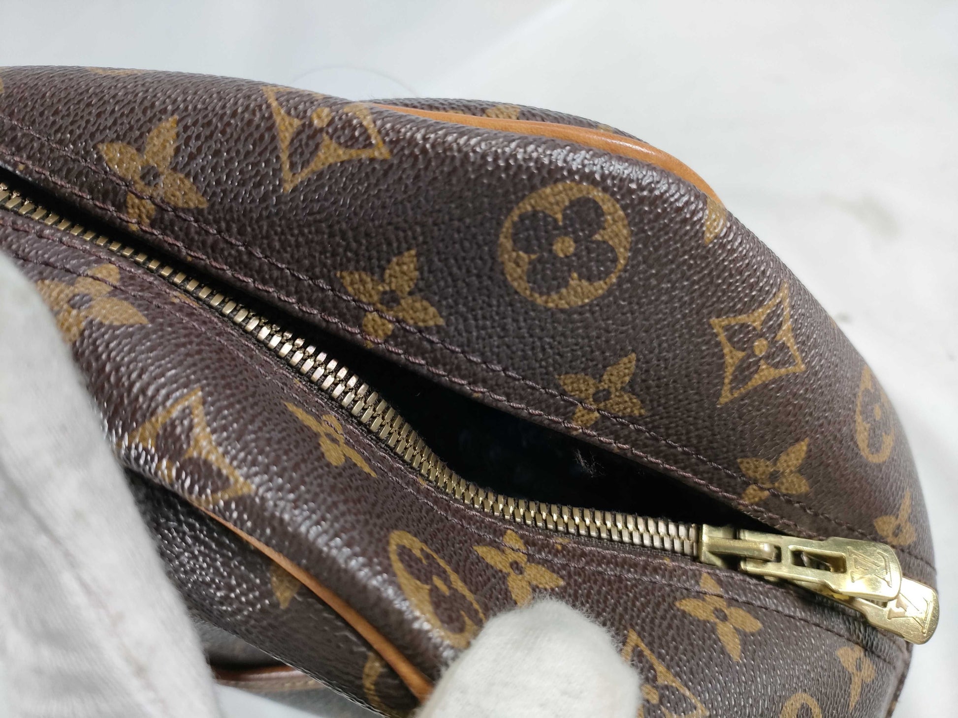 LOUIS VUITTON M47270 Monogram Pochette Accessoires Pouch Handbag