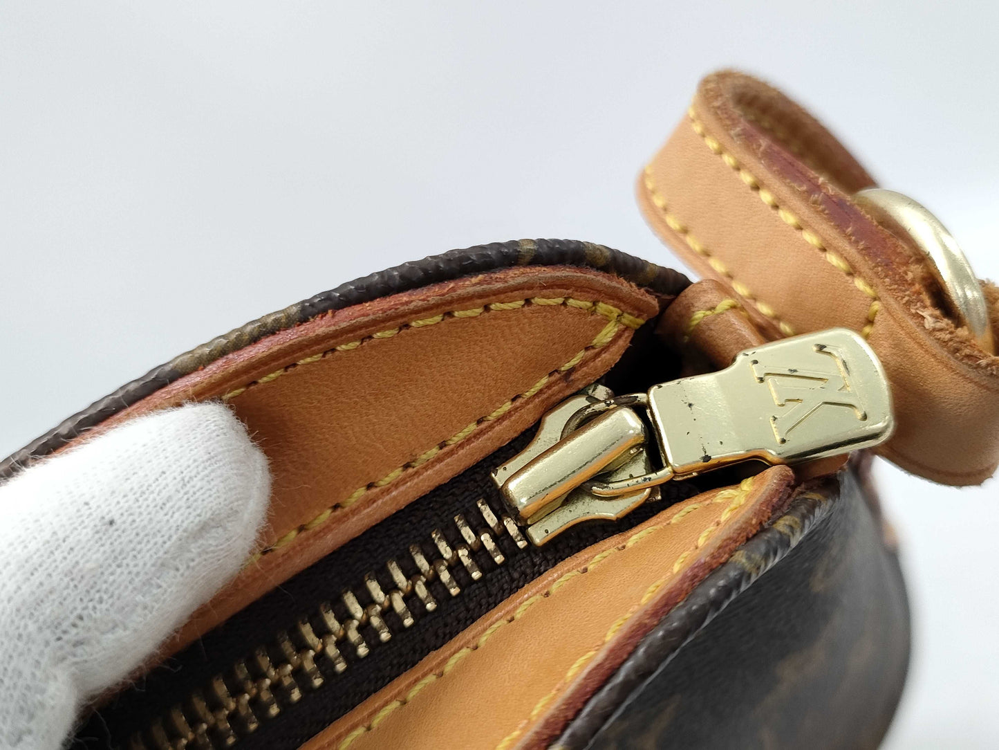LOUIS VUITTON Monogram M51290 Drouot Shoulder Bag