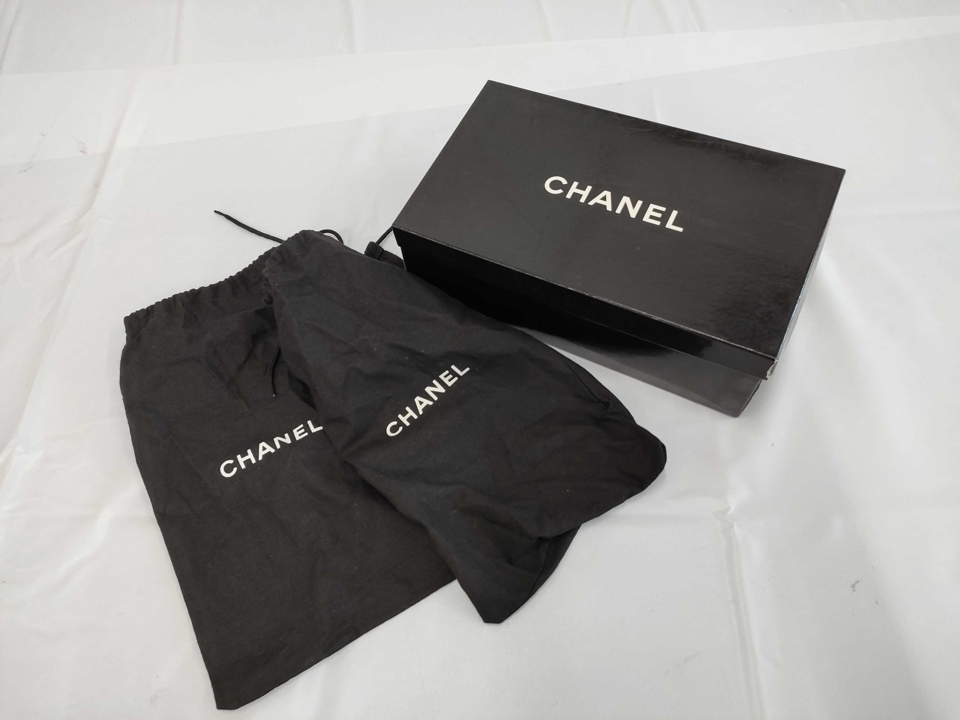 CHANEL size 36.5 pumps
