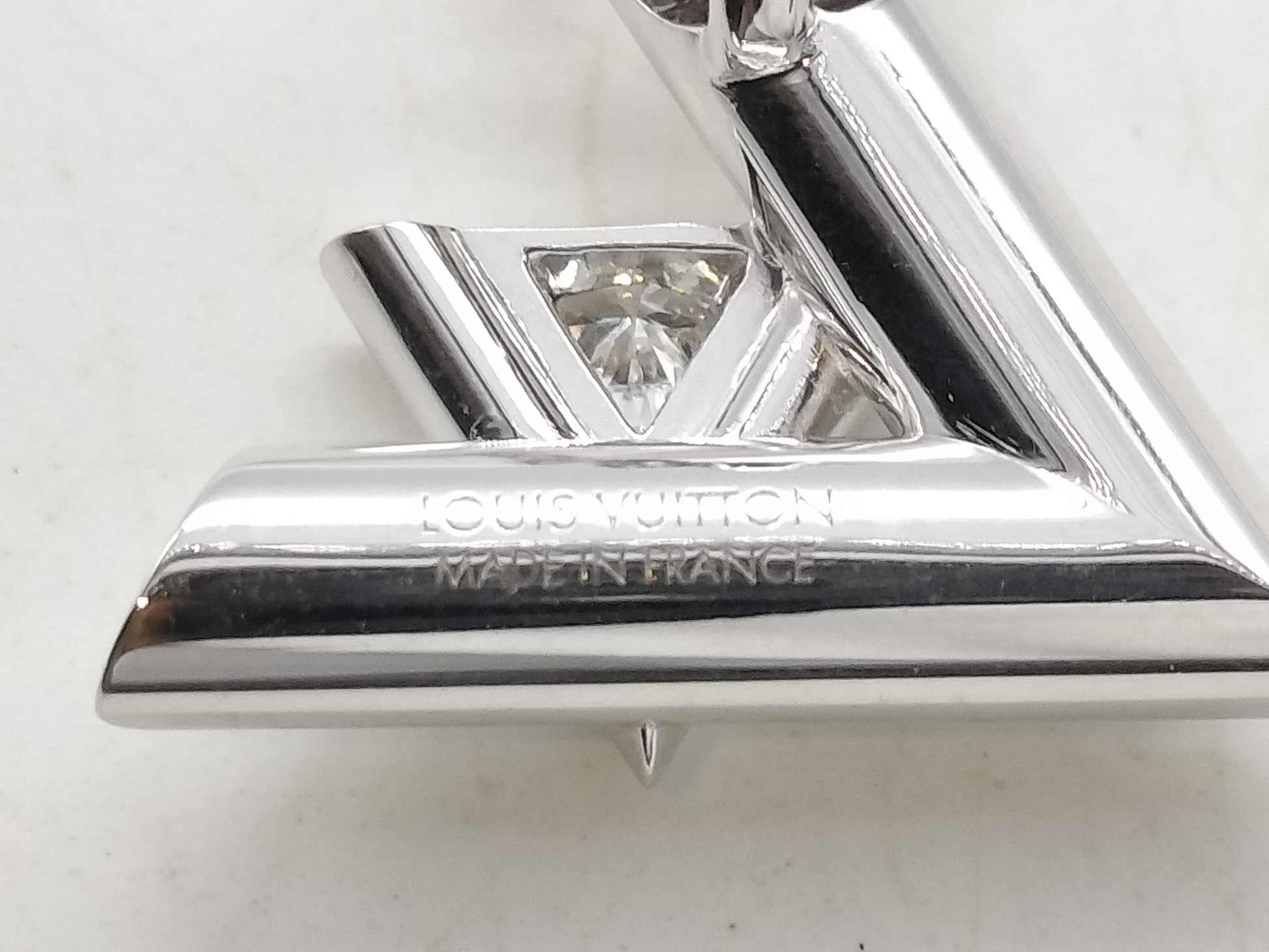 LOUIS VUITTON Volt One 1PD WG Au750 17.5g Necklace 