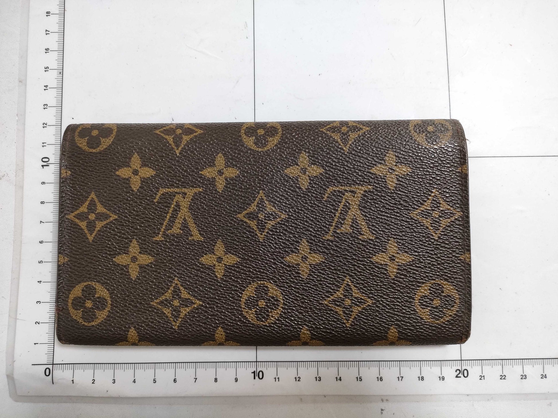CHANEL N61217 Monogram Matelasse Chain Shoulder Bag, White, 3rd Series Wallet
