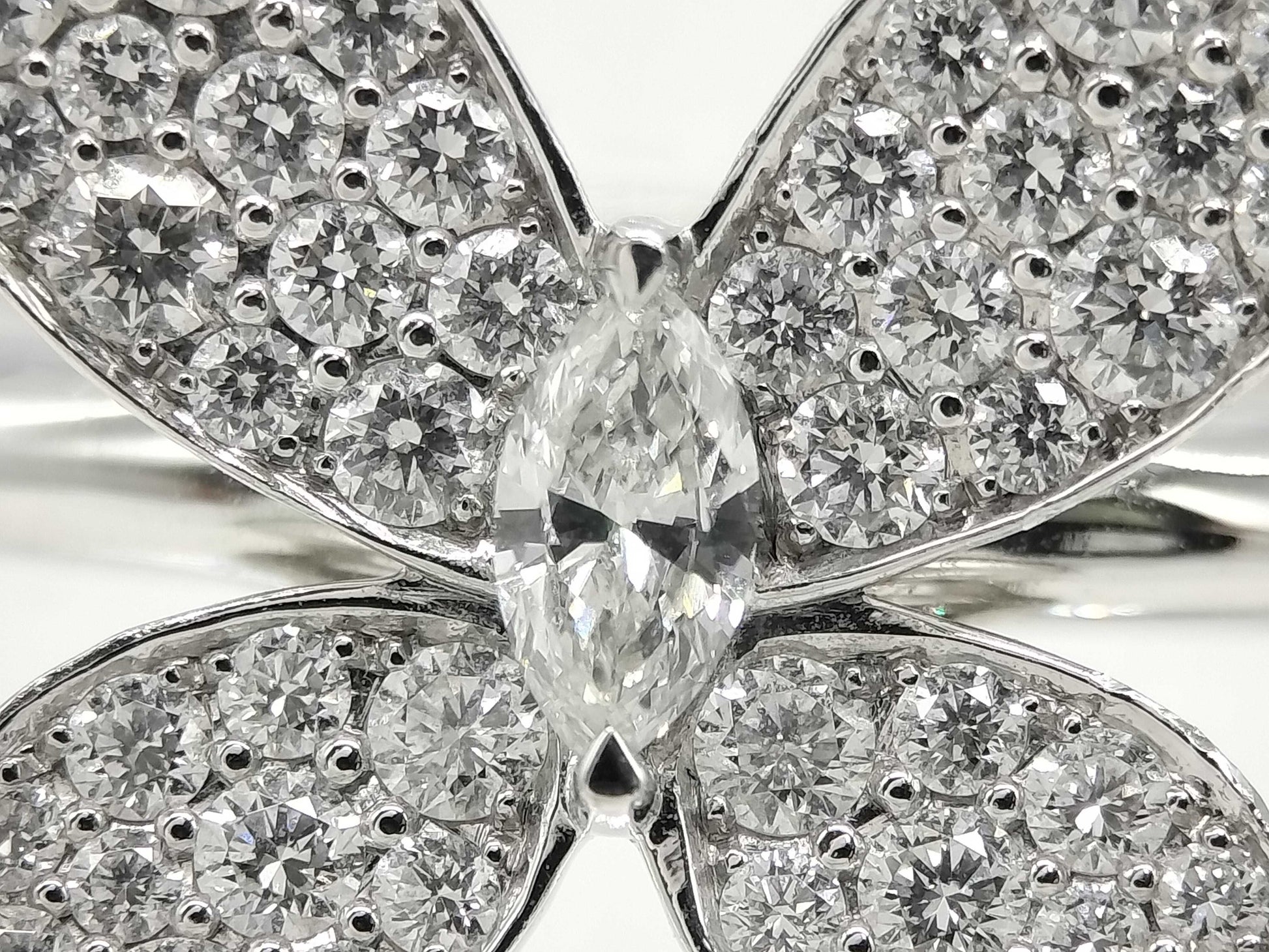 GRAFF Butterfly Pavé Diamond WG Au750 4.6g Ring 
