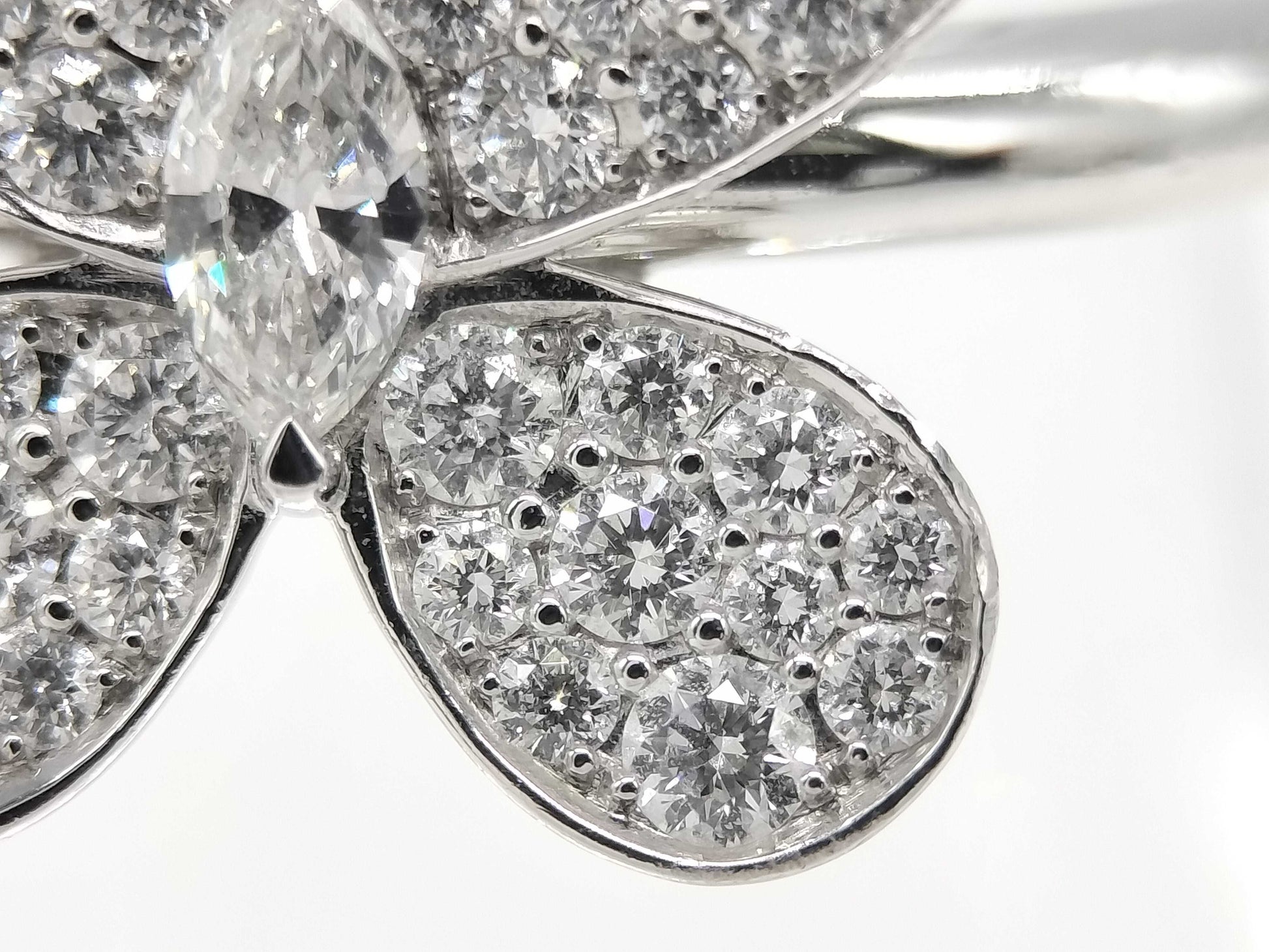 GRAFF Butterfly Pavé Diamond WG Au750 4.6g Ring 