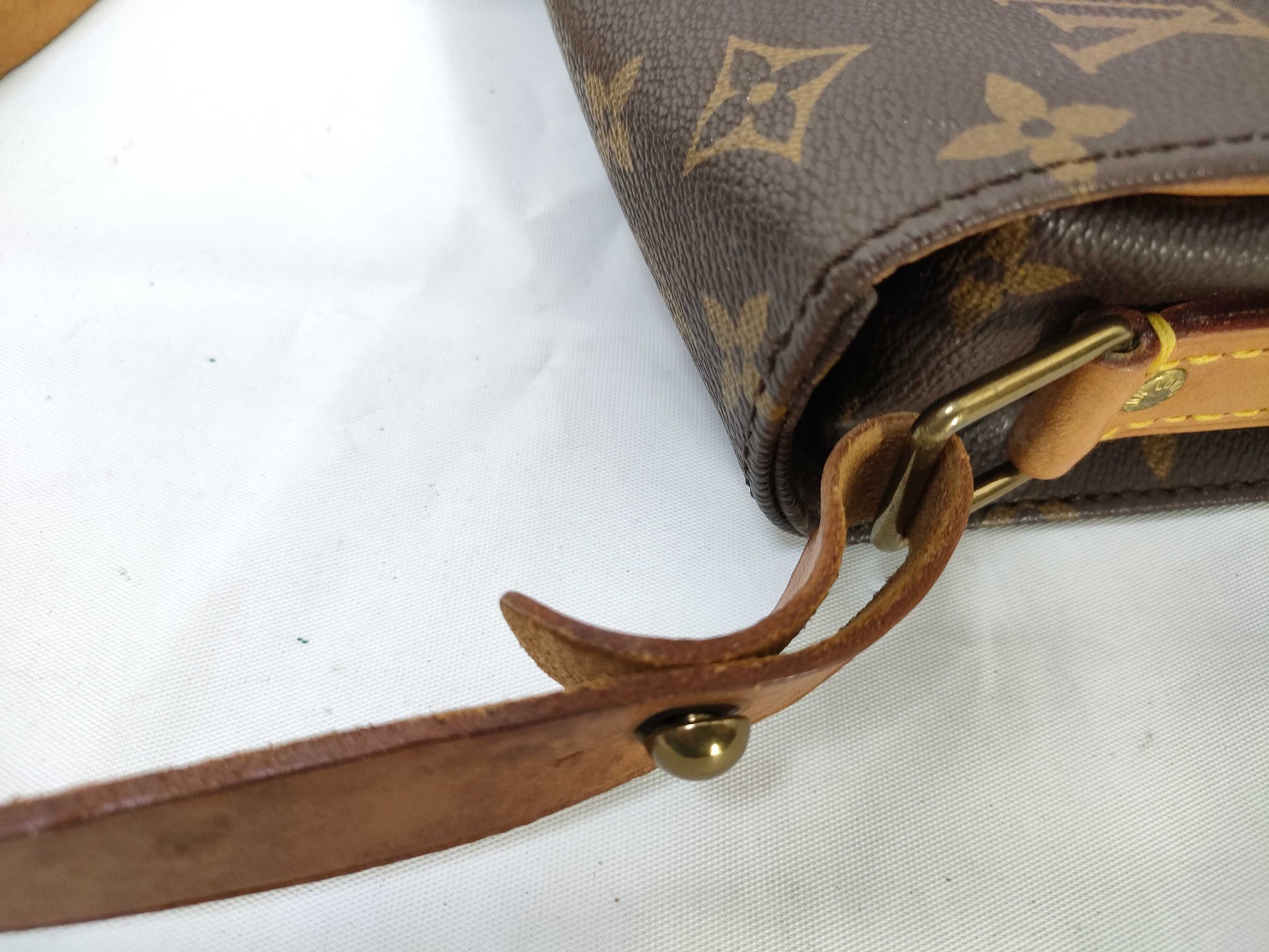 GUCCI LOUIS VUITTON M51253 Monogram Mini Cartouchiere Shoulder Bag