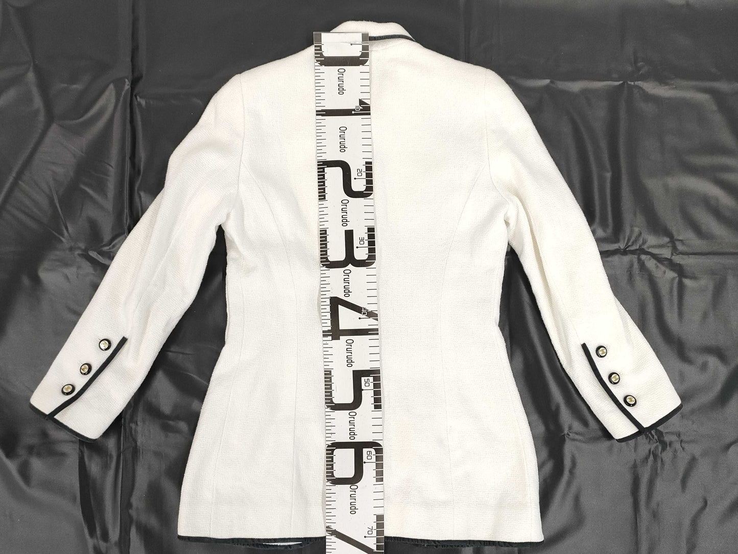 CHANEL White x Black Coco Button P95 Size 40 Jacket