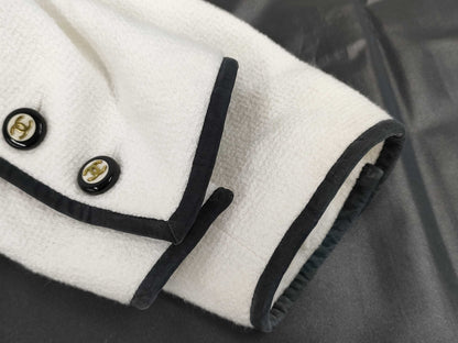 CHANEL White x Black Coco Button P95 Size 40 Jacket