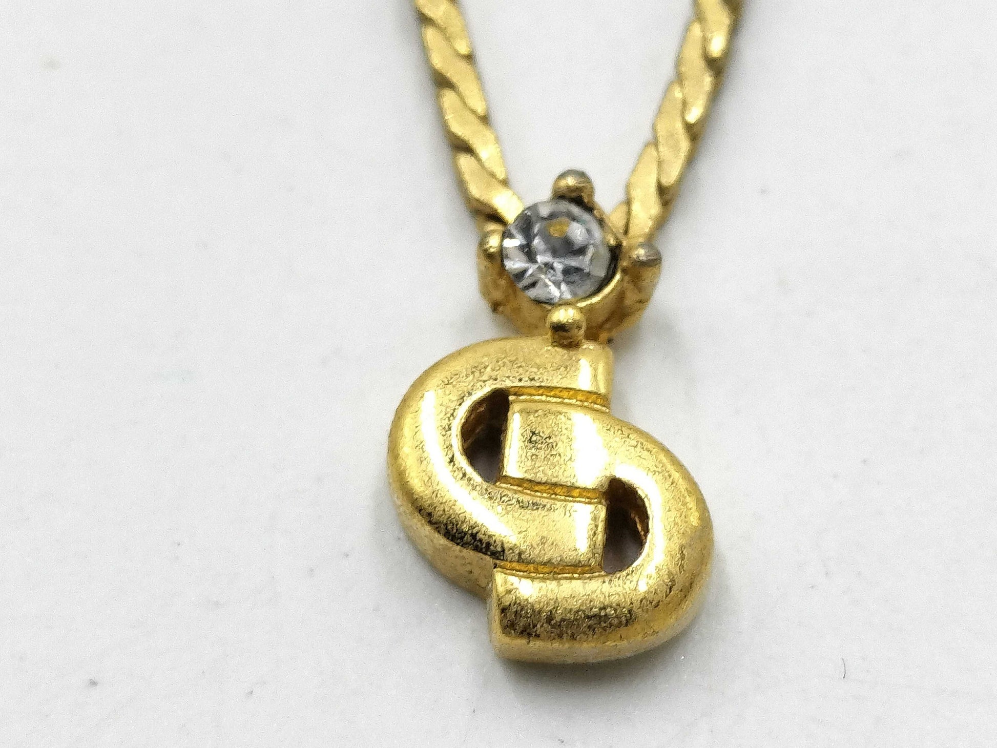 Dior logo necklace necklace
