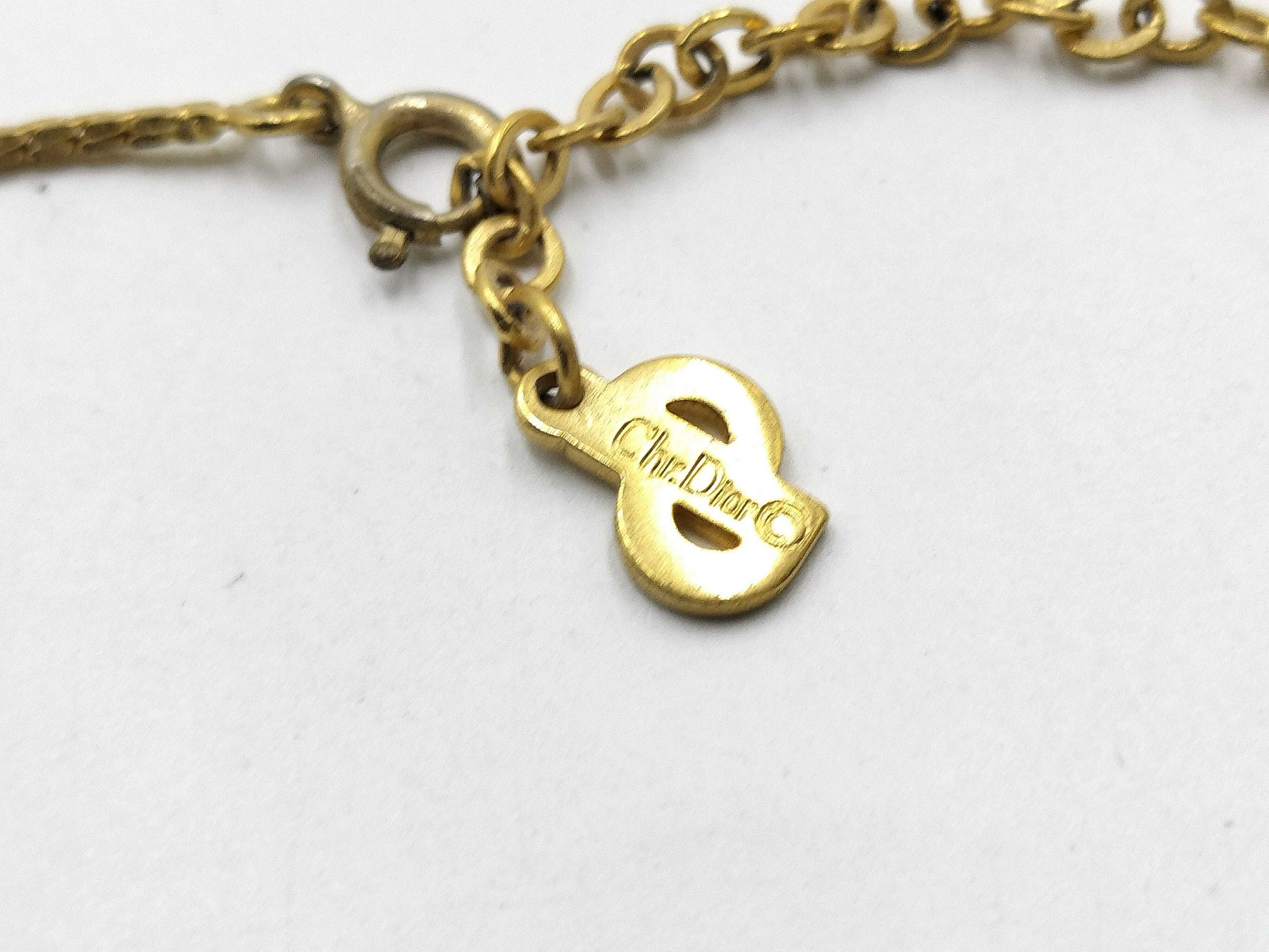 Dior logo necklace necklace