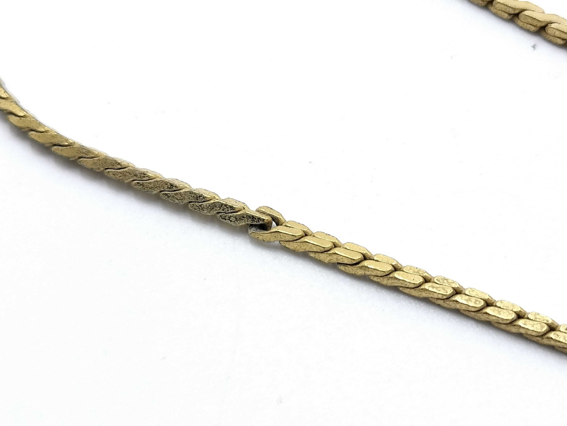 Dior logo necklace necklace