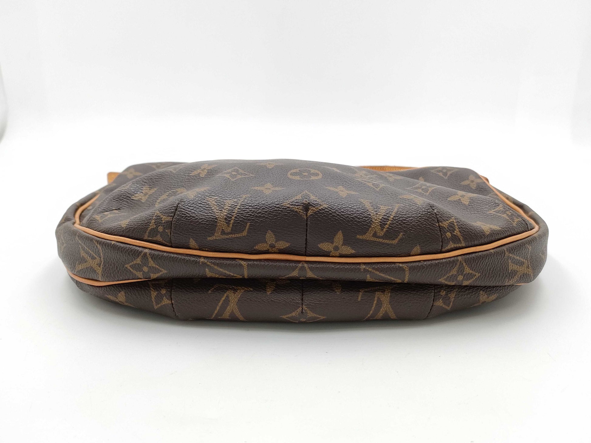 LOUIS VUITTON Monogram Croissant Shoulder Bag