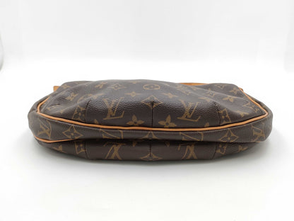 LOUIS VUITTON Monogram Croissant Shoulder Bag